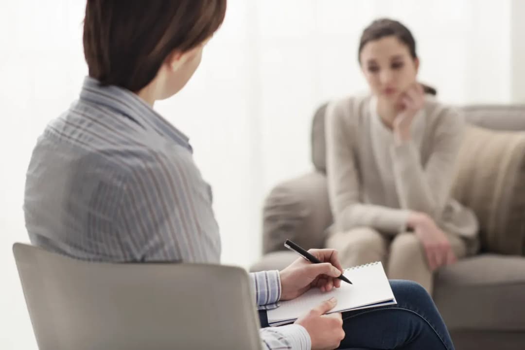Psychologowie i terapeuci na ekranie: od karykatury po realistyczne portrety