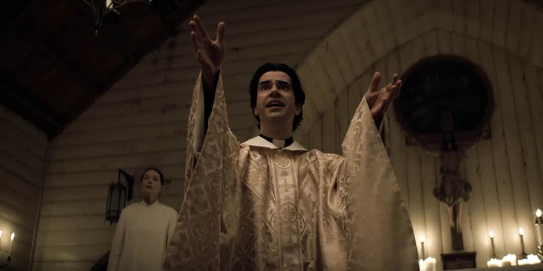 Nocna msza - recenzja serialu, który podzielił widzów: horror czy dramat?