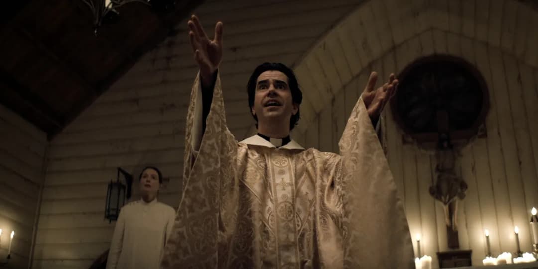 Nocna msza - recenzja serialu, który podzielił widzów: horror czy dramat?