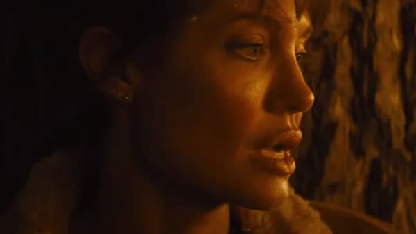 Najlepsze thrillery z Angeliną Jolie - ranking filmów, które musisz zobaczyć